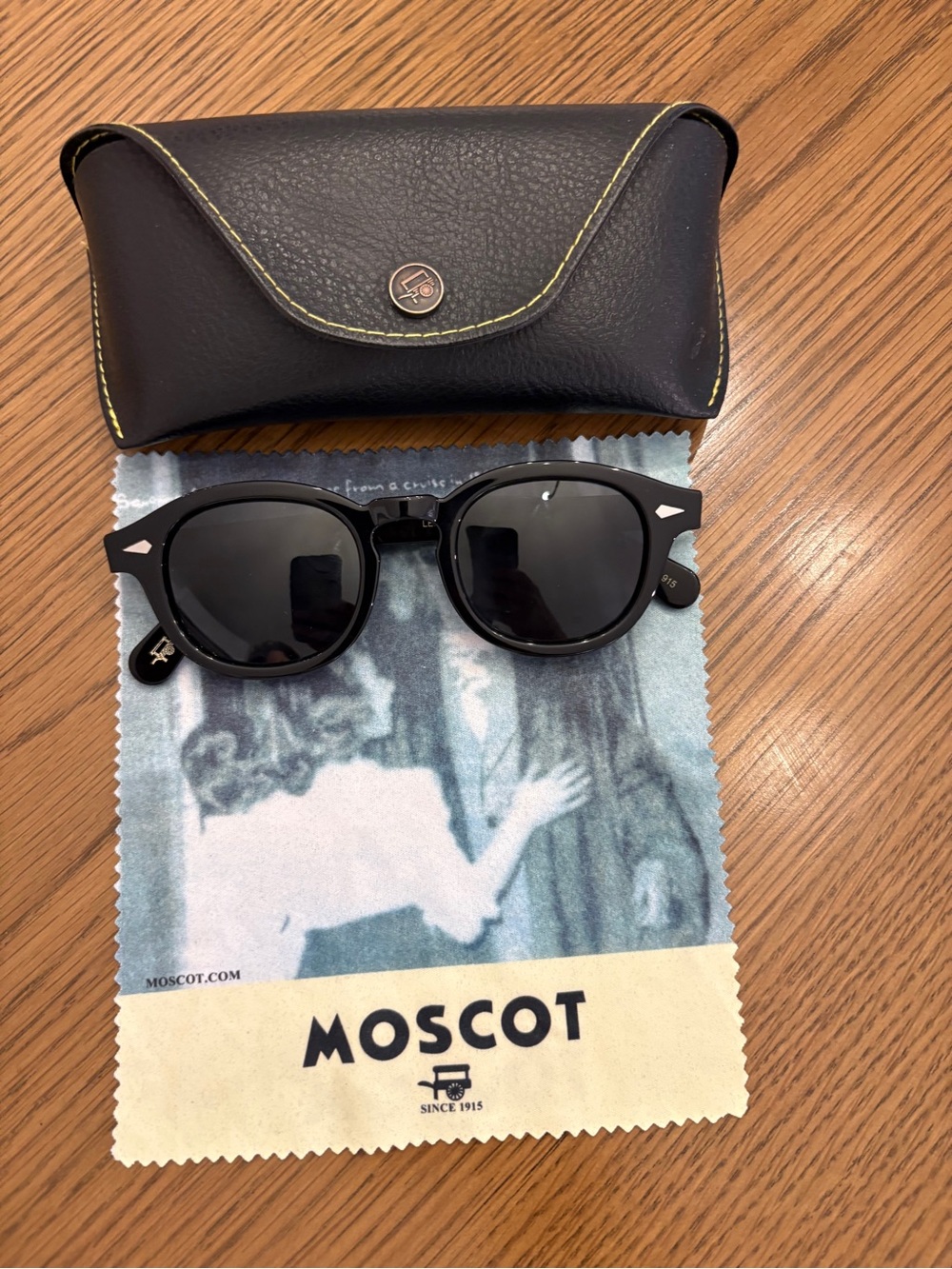 Eyewear Cleaning Cloth with Glasses
